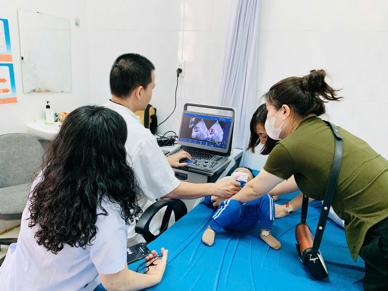 Bệnh viện Trung ương Huế khám sàng lọc bệnh tim miễn phí cho người dân Gia Lai